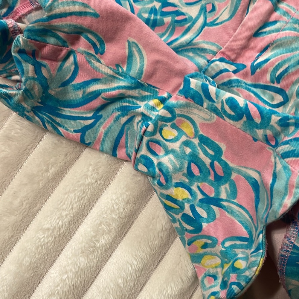 Lilly Pulitzer Scalloped Shorts | Size 00 - Picture 3 of 7